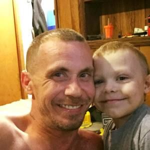 Meet your Posher, Derrick